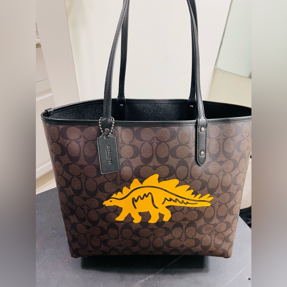 Tote bag like new ,can be use both sides.